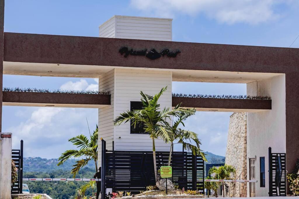 Pyramid Point Manor Villa Ocho Rios Ngoại thất bức ảnh
